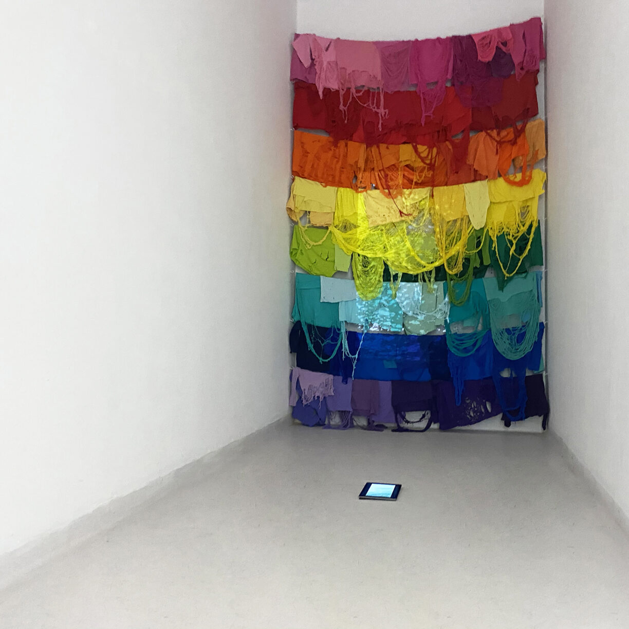 Kami Mierzvvinsk „Water Identity”, site-specific video installation, 2020